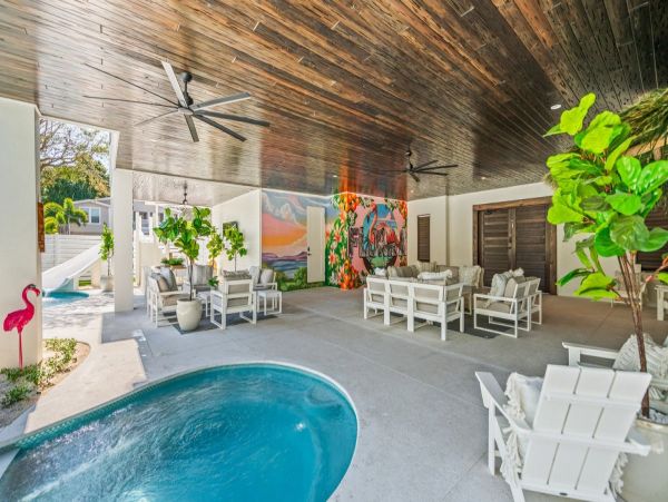 Top Siesta Key Rental: Beach Access, Rooftop Deck & More