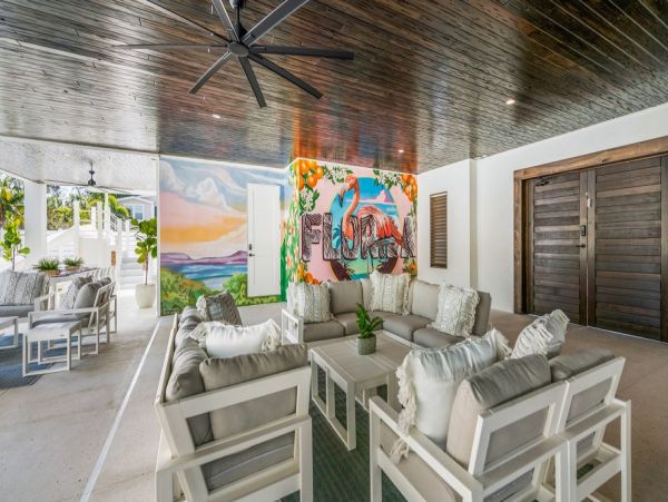Top Siesta Key Rental: Beach Access, Rooftop Deck & More