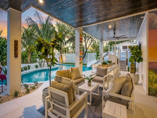 Top Siesta Key Rental: Beach Access, Rooftop Deck & More