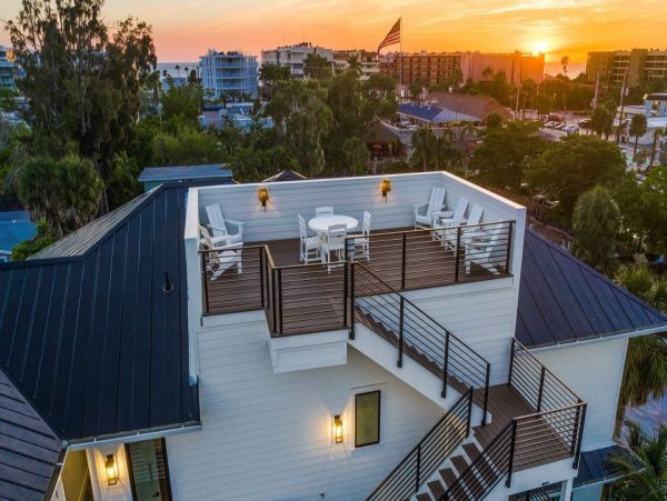 Top Siesta Key Rental: Beach Access, Rooftop Deck & More