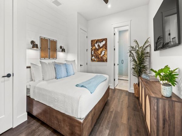 Top Siesta Key Rental: Beach Access, Rooftop Deck & More