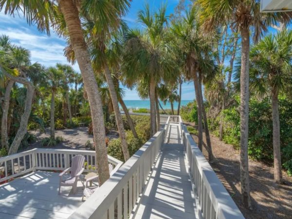 Manasota Key Walk to Beach Three Bedroom Rental Home