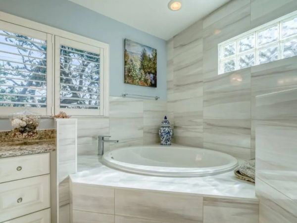Manasota Key Walk to Beach Three Bedroom Rental Home