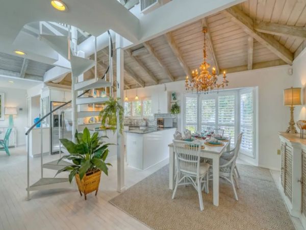 Manasota Key Walk to Beach Three Bedroom Rental Home
