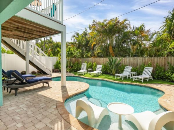 Luxury Four Bedroom Vacation Home in Holmes Beach