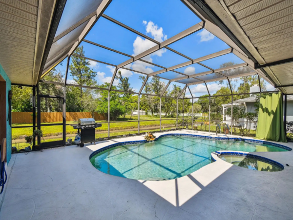Explore Sarasota from Cozy Vacation Home
