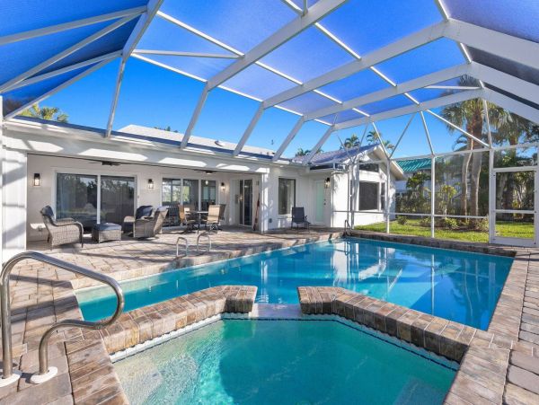 Sanibel Dream Vacation Retreat Three Bedroom Home with Pool & Spa