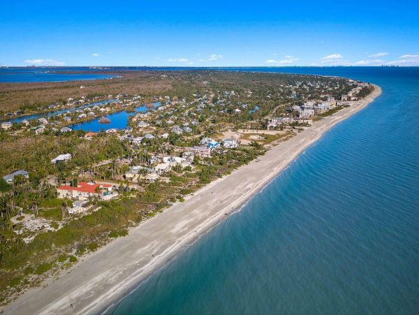 Sanibel Dream Vacation Retreat Three Bedroom Home with Pool & Spa