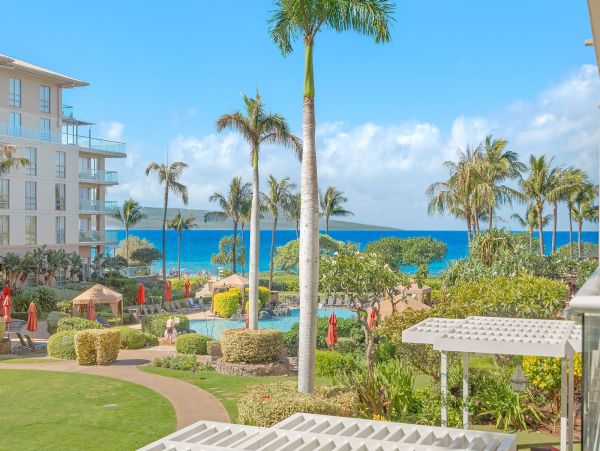 Stunning Lahaina Oceanview Condo Near Kaanapali Beach