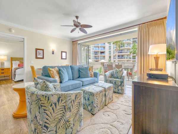 Stunning Lahaina Oceanview Condo Near Kaanapali Beach