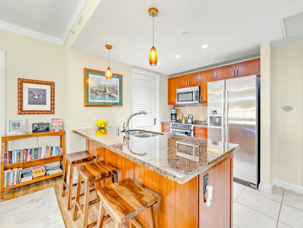 Stunning Lahaina Oceanview Condo Near Kaanapali Beach