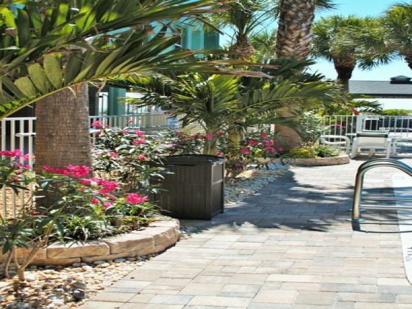 Indian Rocks Vacation Rental: Beachfront Cottages & Pool