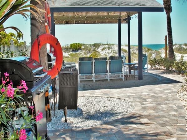 Indian Rocks Vacation Rental: Beachfront Cottages & Pool