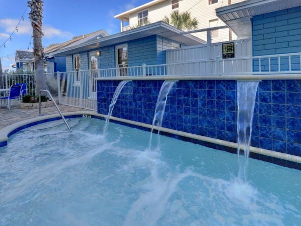 Indian Rocks Vacation Rental: Beachfront Cottages & Pool