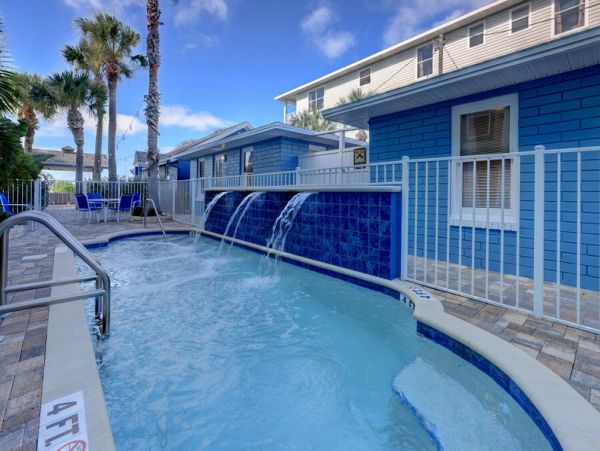 Indian Rocks Vacation Rental: Beachfront Cottages & Pool
