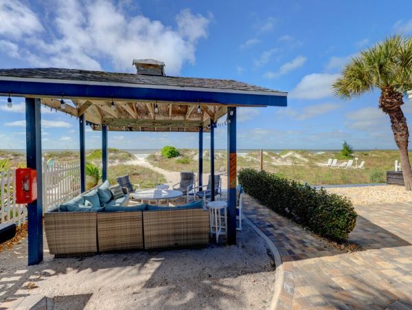 Indian Rocks Vacation Rental: Beachfront Cottages & Pool