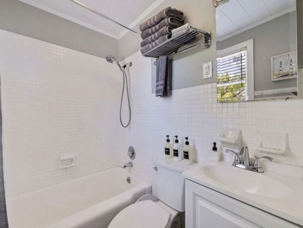 Indian Rocks Vacation Rental: Beachfront Cottages & Pool