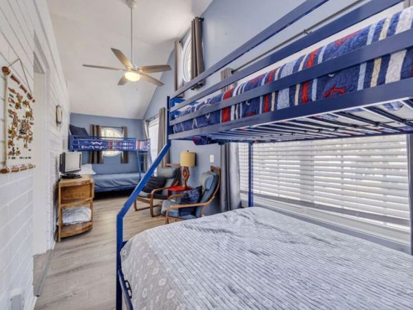 Indian Rocks Vacation Rental: Beachfront Cottages & Pool