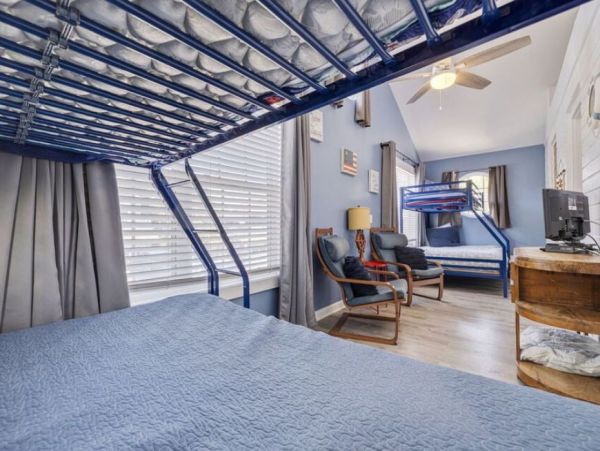 Indian Rocks Vacation Rental: Beachfront Cottages & Pool