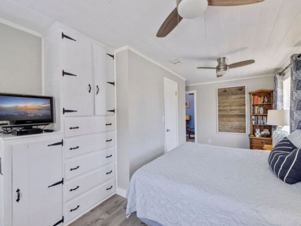 Indian Rocks Vacation Rental: Beachfront Cottages & Pool