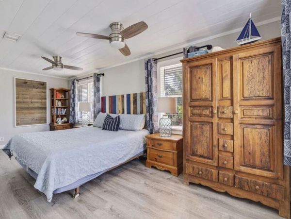 Indian Rocks Vacation Rental: Beachfront Cottages & Pool