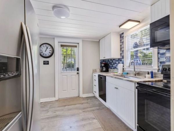 Indian Rocks Vacation Rental: Beachfront Cottages & Pool