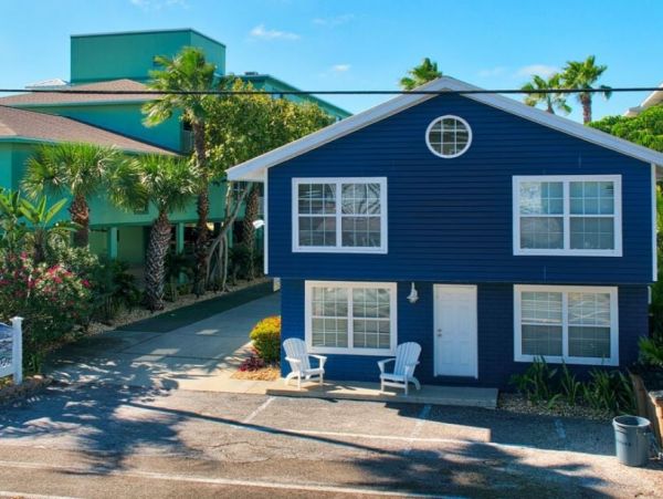 Indian Rocks Vacation Rental: Beachfront Cottages & Pool