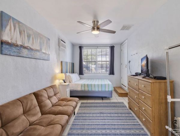 Indian Rocks Vacation Rental: Beachfront Cottages & Pool