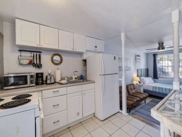 Indian Rocks Vacation Rental: Beachfront Cottages & Pool