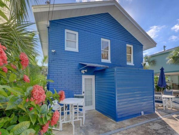 Indian Rocks Vacation Rental: Beachfront Cottages & Pool