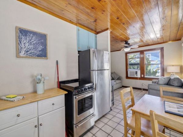 Indian Rocks Vacation Rental: Beachfront Cottages & Pool