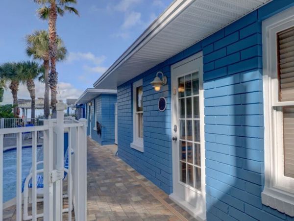 Indian Rocks Vacation Rental: Beachfront Cottages & Pool