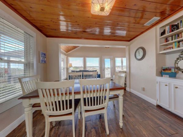 Indian Rocks Vacation Rental: Beachfront Cottages & Pool