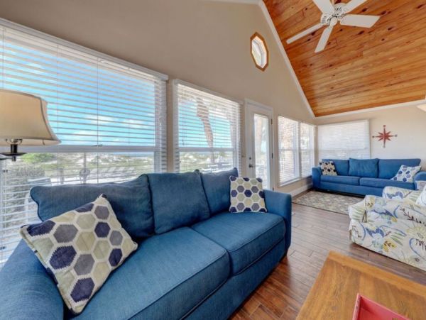 Indian Rocks Vacation Rental: Beachfront Cottages & Pool