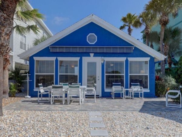 Indian Rocks Vacation Rental: Beachfront Cottages & Pool