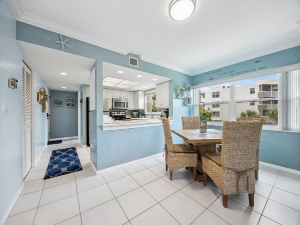 Marco Island Lovely Vacation Condo 3 Bedroom