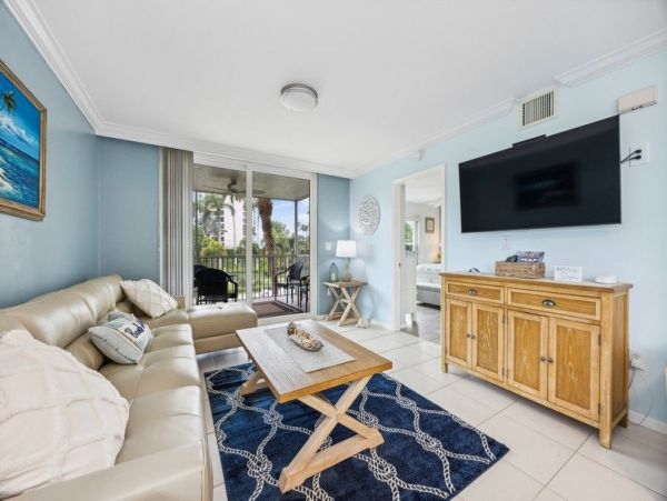 Marco Island Lovely Vacation Condo 3 Bedroom