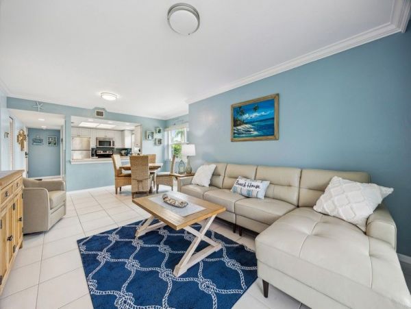 Marco Island Lovely Vacation Condo 3 Bedroom
