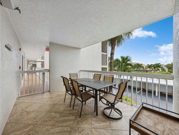 Marco Island Lovely Vacation Condo 3 Bedroom