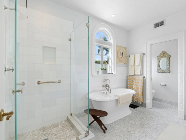 Luxury Palm Beach Island Estate Rental - Ocean Block, Pool & Guests House