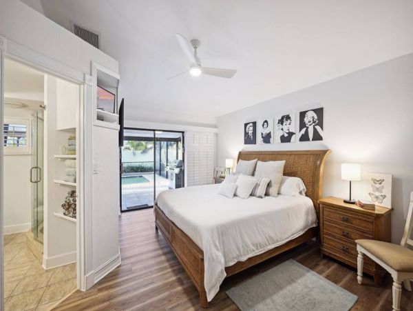 Cozy 3-Bedroom Beach House with Caged Pool Near the Ocean