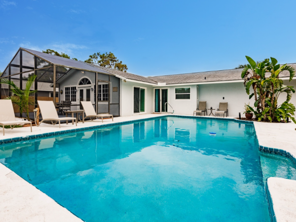 Beautiful Vacation Rental with 3 Bedrooms & Pool