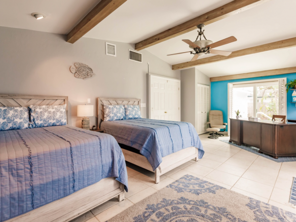 Beautiful Vacation Rental with 3 Bedrooms & Pool