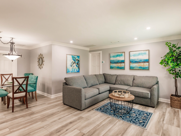 Beautiful Vacation Rental with 3 Bedrooms & Pool