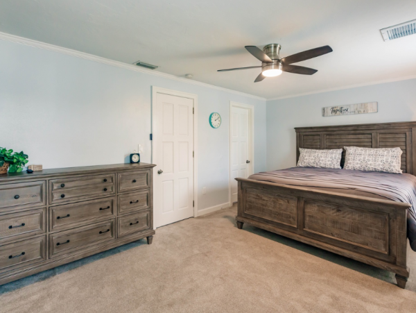Beautiful Vacation Rental with 3 Bedrooms & Pool