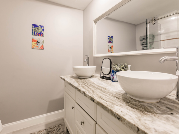 Beautiful Vacation Rental with 3 Bedrooms & Pool