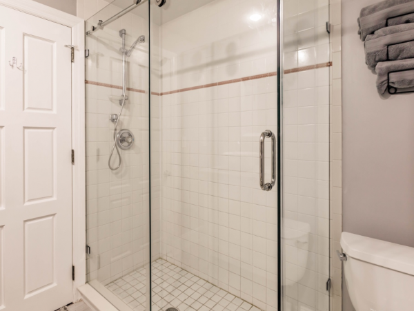 Beautiful Vacation Rental with 3 Bedrooms & Pool