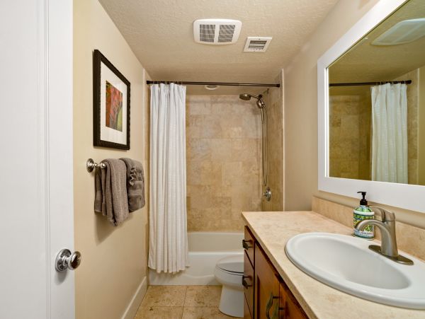 Gorgeous Vacaion Rental with 5 Bedrooms & Great Amenities