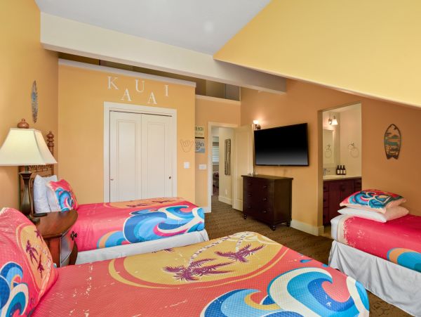 Gorgeous Vacaion Rental with 5 Bedrooms & Great Amenities