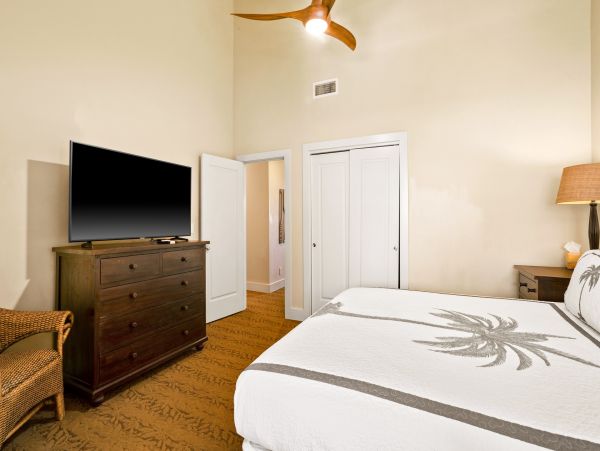 Gorgeous Vacaion Rental with 5 Bedrooms & Great Amenities
